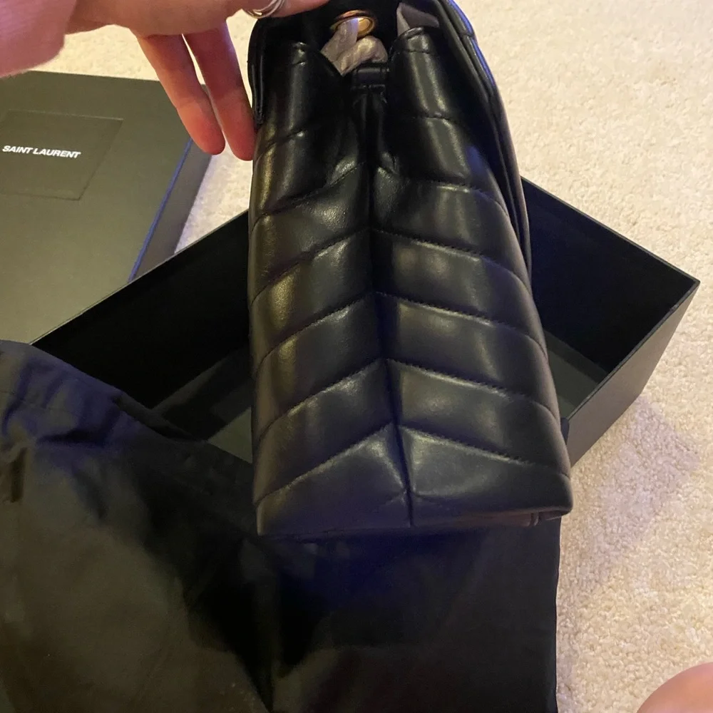 Brand New Authentic Medium Saint Laurent LouLou - Picture 6 of 10